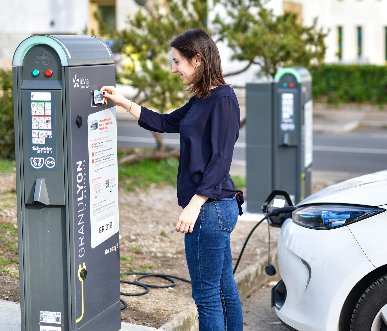 grand-lyon-borne-recharge-publique