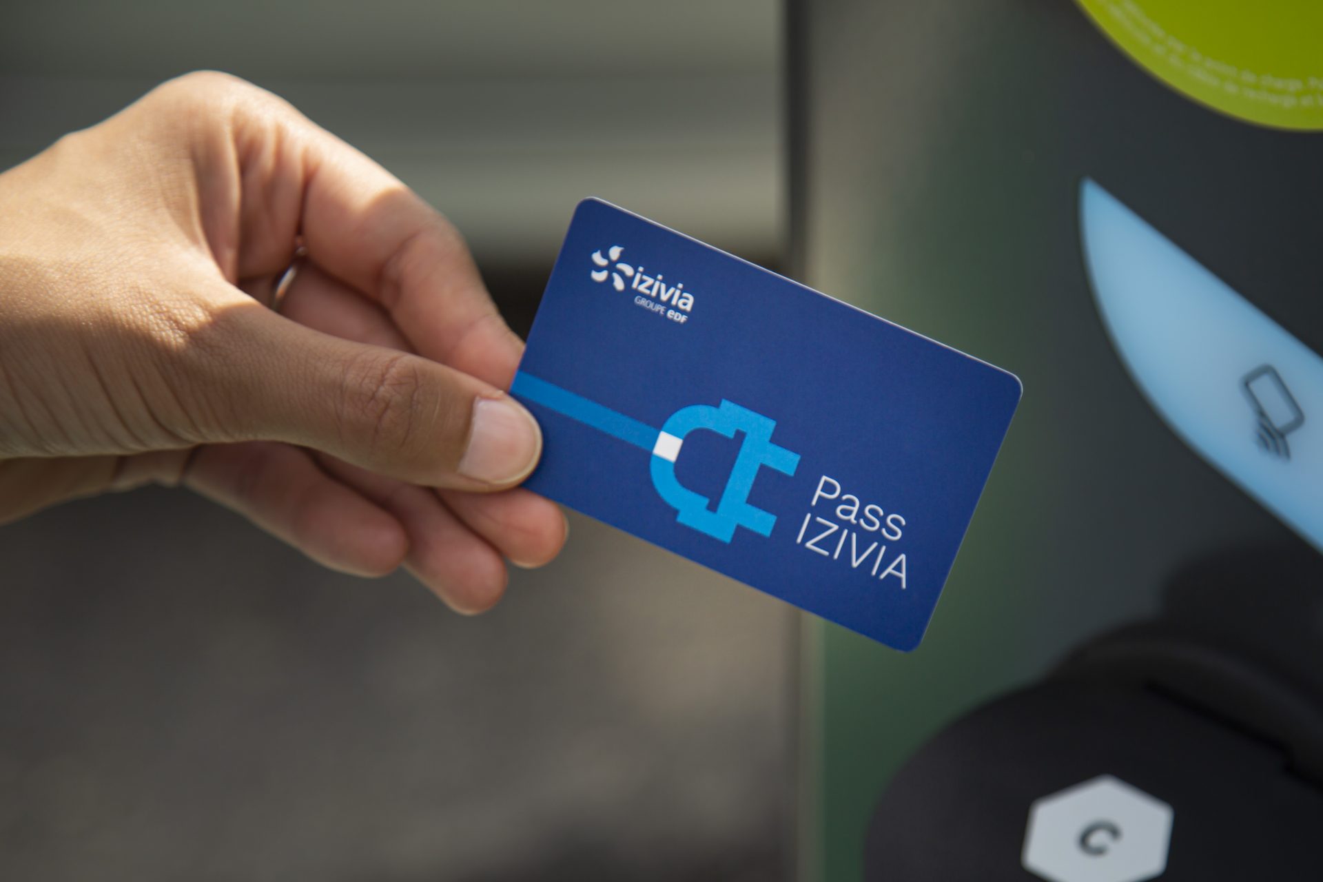 carte-recharge-IZIVIA-borne-electrique